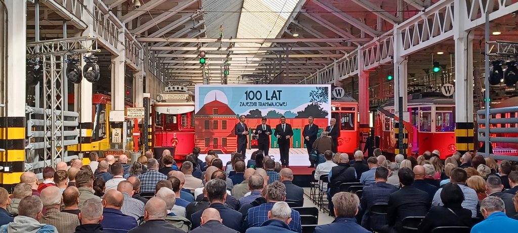 gala100.1